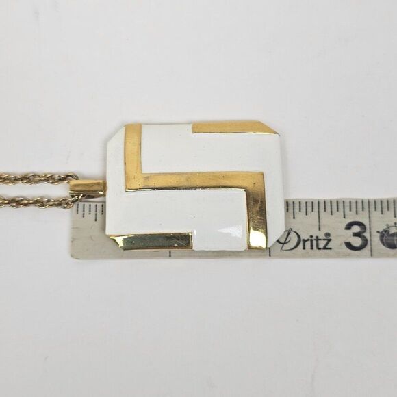 Vintage Modernist White Enamel Gold Tone Signed Crown Trifari Pendant Necklace - Picture 9 of 15